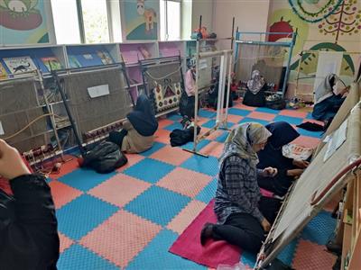 کارگاه آموزش گلیم بافی و تابلوفرش